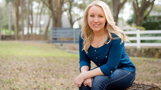 Cho bạn trai ôm lần cuối trước khi chia tay, cô gái xinh xắn đau đớn lãnh 32 nhát dao tưởng như đã bỏ mạng